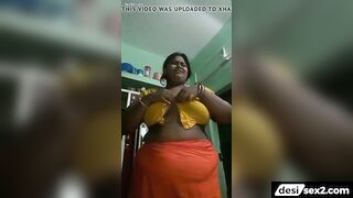 Shy girlfriend bhabhi showed boobs and chut in video call