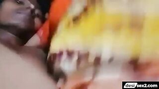 Gaanw ki aunty ki chut me bhatije ne kala lund diya