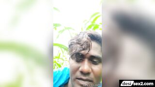 Desi Lovers Kissing in the farm