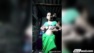 Desi aunty boli jaldi se andar daal do!