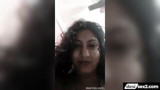 South ki mast aunty ne video call me chut dikhai