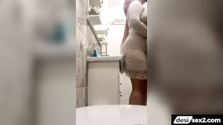 Fat ass hijabi woman in anal porn video