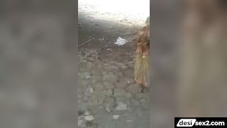 Bihari couple caught fucking under the bridge