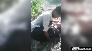 Desi college girl fucking in jungle after bunking the classes