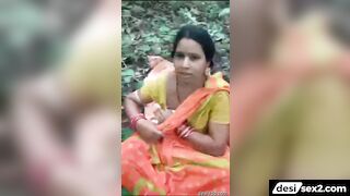 New desi callgirl bhabhi outdoor sexy chudai