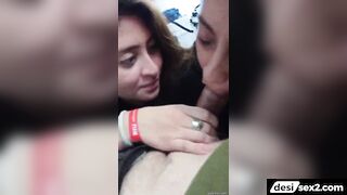 Gori girlfriend aur uski bahan ka threesome blowjob video