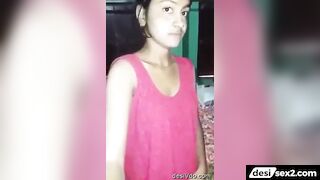 Kolkata muslim girl fucks her pussy with a pen