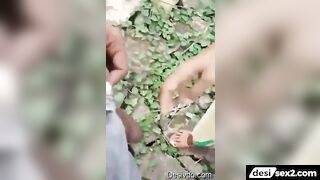 Desi girl hot blowjob and pussy chudai video in outdoor