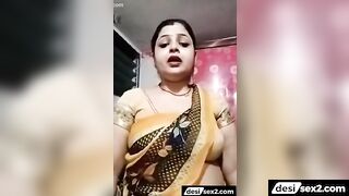 Hindi speaking camgirl Bhabhi stripping naked