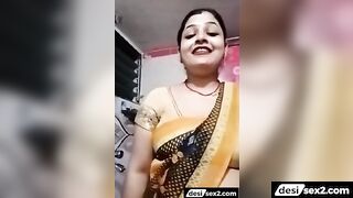 Hindi speaking camgirl Bhabhi stripping naked