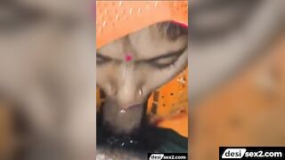 Sexy aunty in ghunghat sucks big cock