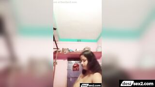 Dost ki chudakkad Bhabhi ne video call me chut dikhai