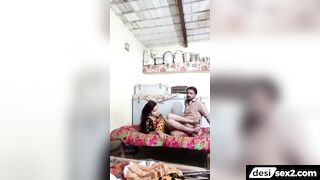 Truck driver ne village ki randi ko charpai ne chod diya