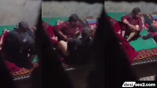 Fruit wale uncle aur housewife aunty ka chudai scandal