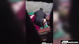 Fruit wale uncle aur housewife aunty ka chudai scandal