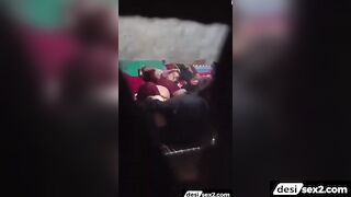 Fruit wale uncle aur housewife aunty ka chudai scandal