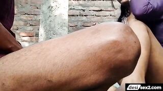 Jawan ladki chaddi utar ke baithi lund par